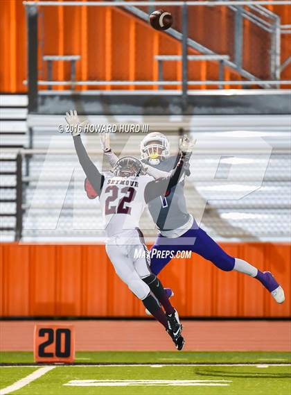 Thumbnail 1 in Mart vs. Seymour (UIL 2A Area Playoff) photogallery.