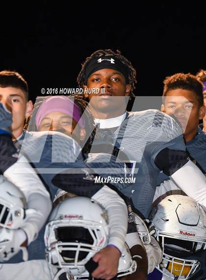 Thumbnail 3 in Mart vs. Seymour (UIL 2A Area Playoff) photogallery.