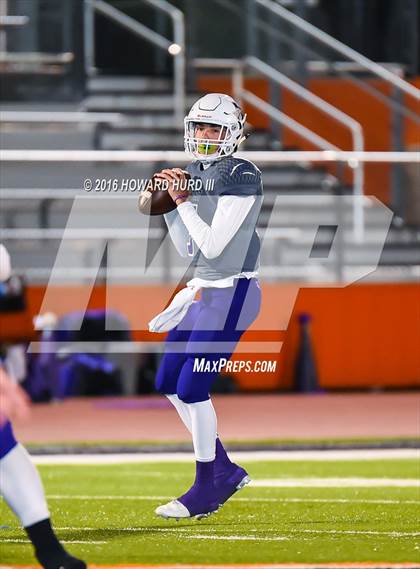 Thumbnail 3 in Mart vs. Seymour (UIL 2A Area Playoff) photogallery.