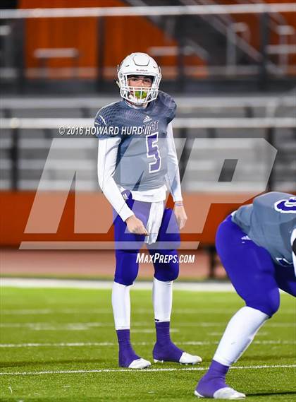 Thumbnail 1 in Mart vs. Seymour (UIL 2A Area Playoff) photogallery.