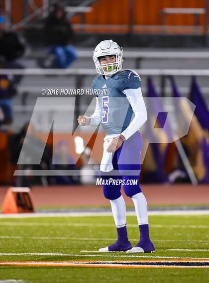 Thumbnail 1 in Mart vs. Seymour (UIL 2A Area Playoff) photogallery.