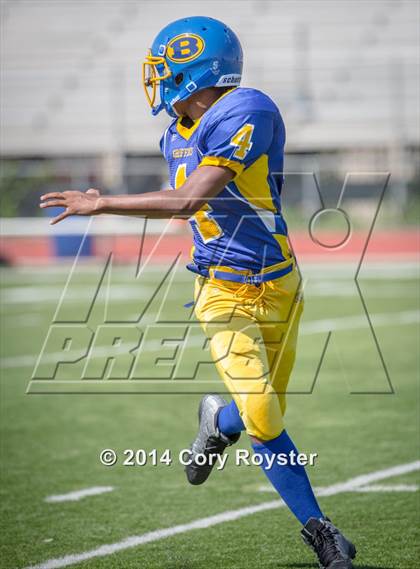 Thumbnail 3 in Maret vs Bell photogallery.