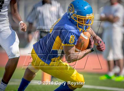 Thumbnail 1 in Maret vs Bell photogallery.