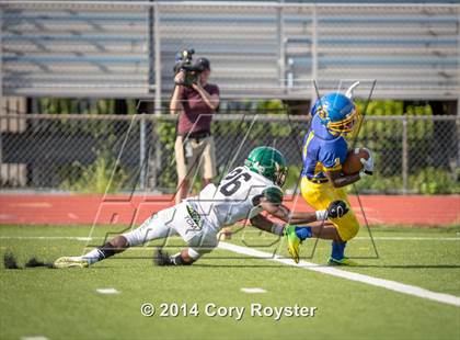 Thumbnail 1 in Maret vs Bell photogallery.
