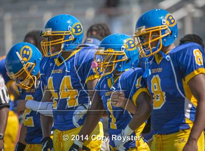 Thumbnail 2 in Maret vs Bell photogallery.