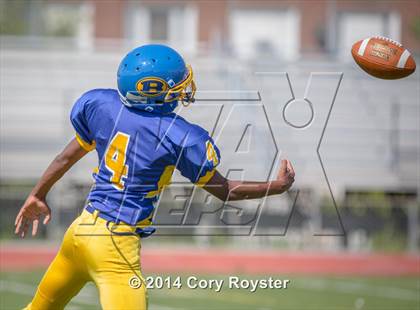 Thumbnail 2 in Maret vs Bell photogallery.