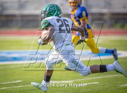 Thumbnail 2 in Maret vs Bell photogallery.