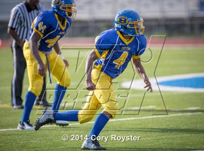 Thumbnail 1 in Maret vs Bell photogallery.