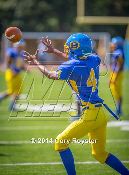 Thumbnail 2 in Maret vs Bell photogallery.