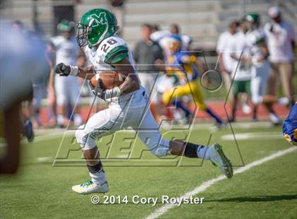 Thumbnail 3 in Maret vs Bell photogallery.
