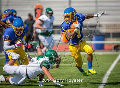 Thumbnail 3 in Maret vs Bell photogallery.