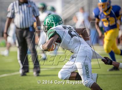 Thumbnail 1 in Maret vs Bell photogallery.