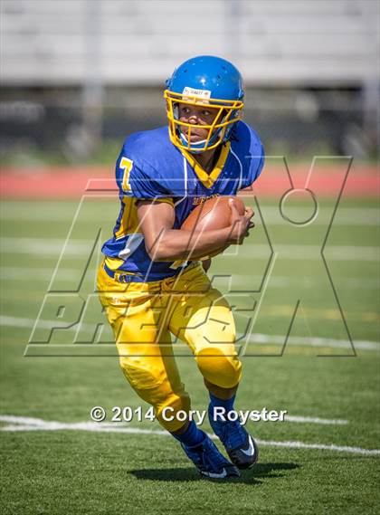 Thumbnail 3 in Maret vs Bell photogallery.
