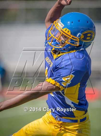 Thumbnail 1 in Maret vs Bell photogallery.