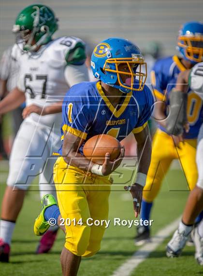 Thumbnail 2 in Maret vs Bell photogallery.