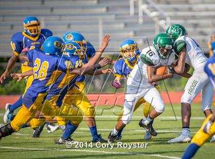 Thumbnail 2 in Maret vs Bell photogallery.