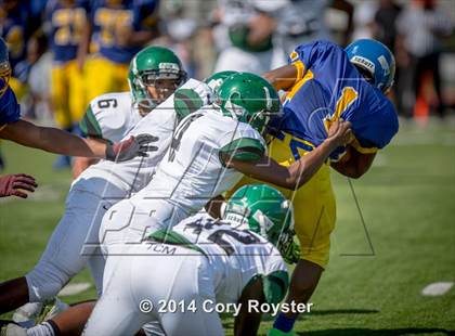 Thumbnail 3 in Maret vs Bell photogallery.