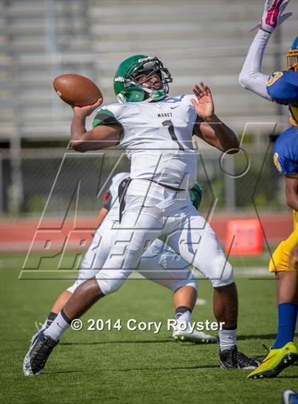 Thumbnail 2 in Maret vs Bell photogallery.