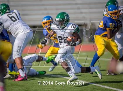Thumbnail 2 in Maret vs Bell photogallery.