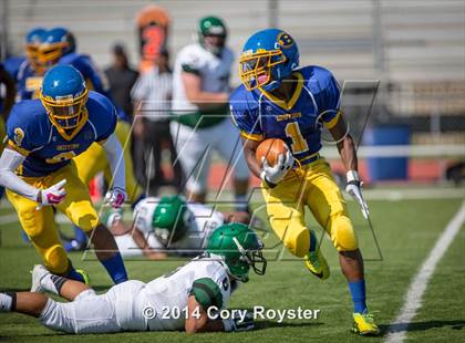 Thumbnail 1 in Maret vs Bell photogallery.