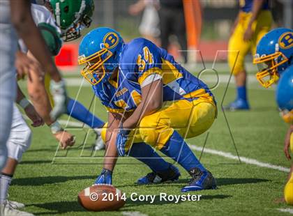 Thumbnail 3 in Maret vs Bell photogallery.