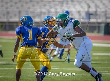 Thumbnail 1 in Maret vs Bell photogallery.