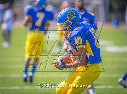 Thumbnail 3 in Maret vs Bell photogallery.