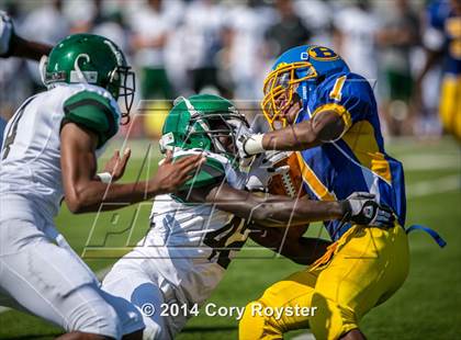 Thumbnail 2 in Maret vs Bell photogallery.