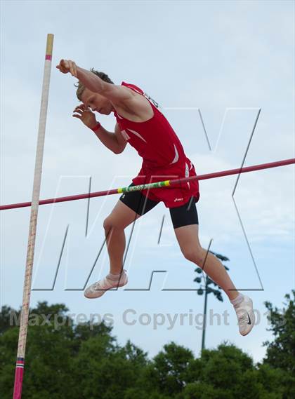 Thumbnail 1 in Stanford Invitational Long Jump and Pole Vault photogallery.