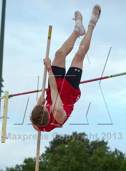 Thumbnail 1 in Stanford Invitational Long Jump and Pole Vault photogallery.