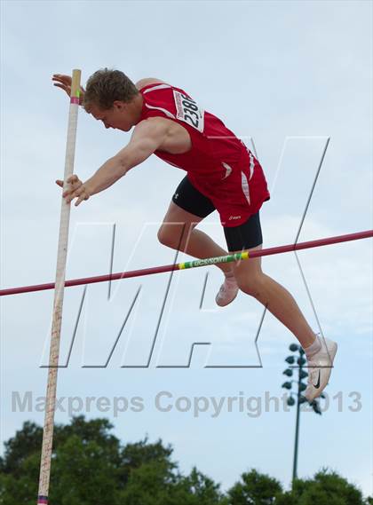 Thumbnail 3 in Stanford Invitational Long Jump and Pole Vault photogallery.