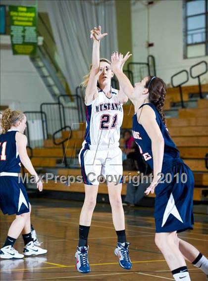 Thumbnail 1 in Yorba Linda vs. Chaminade (Santa Barbara Tournament of Champions) photogallery.