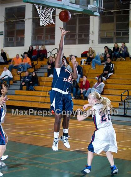 Thumbnail 2 in Yorba Linda vs. Chaminade (Santa Barbara Tournament of Champions) photogallery.