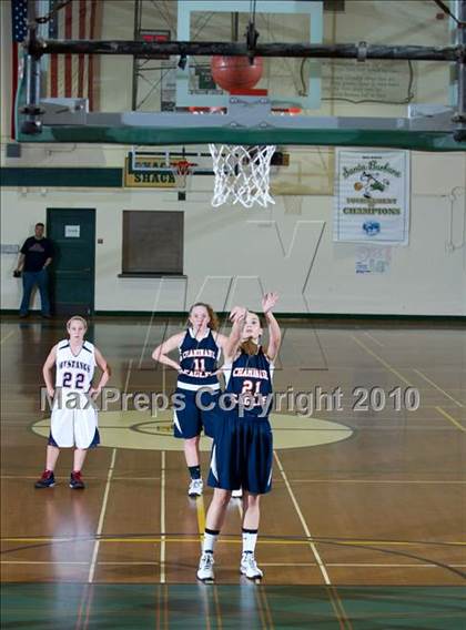 Thumbnail 2 in Yorba Linda vs. Chaminade (Santa Barbara Tournament of Champions) photogallery.