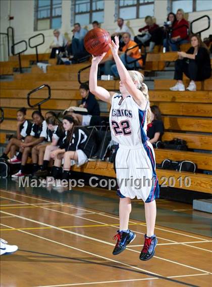 Thumbnail 2 in Yorba Linda vs. Chaminade (Santa Barbara Tournament of Champions) photogallery.