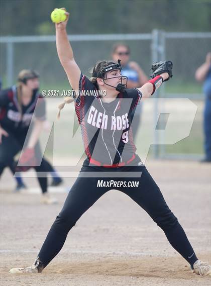 Thumbnail 3 in Glen Rose @ Bismarck photogallery.