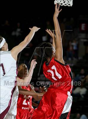 Thumbnail 2 in Denver East vs Horizon (5A Sweet 16) photogallery.