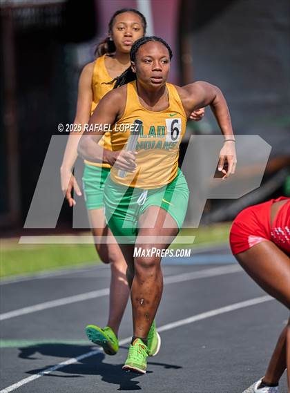 Thumbnail 2 in Lamar CISD Relays (4x200M) photogallery.