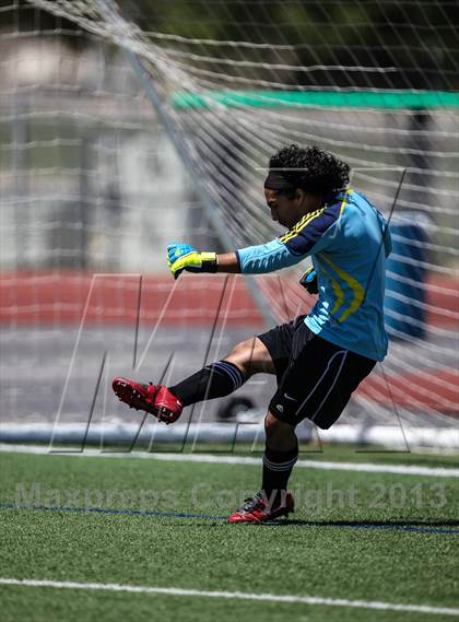 Thumbnail 1 in Poteet vs. Kilgore (UIL 4A Region 2 Final) photogallery.