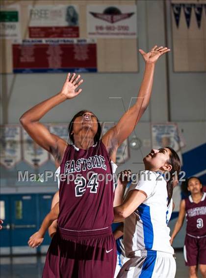 Thumbnail 3 in Eastside College Prep vs. Brookside Christian (CIF D5 NorCal Regional Final) photogallery.
