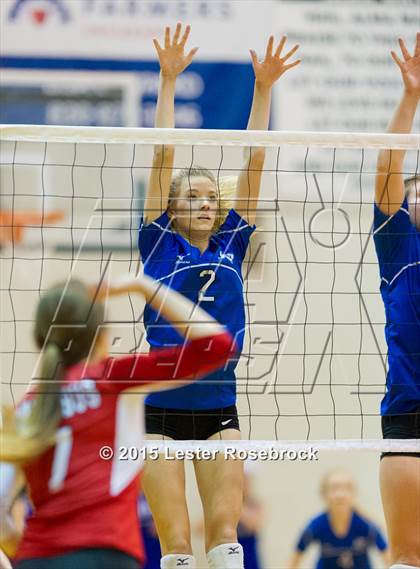 Thumbnail 2 in La Vernia vs. Columbus photogallery.
