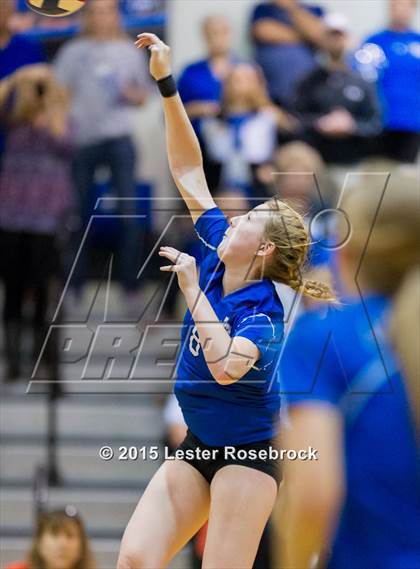 Thumbnail 2 in La Vernia vs. Columbus photogallery.