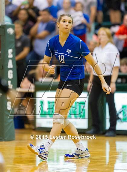 Thumbnail 3 in La Vernia vs. Columbus photogallery.