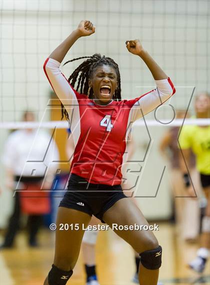 Thumbnail 3 in La Vernia vs. Columbus photogallery.