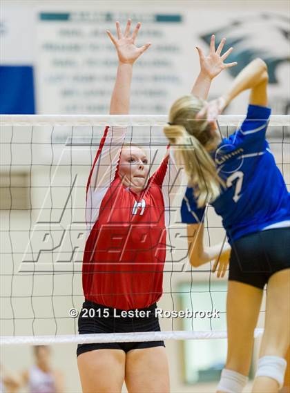 Thumbnail 3 in La Vernia vs. Columbus photogallery.