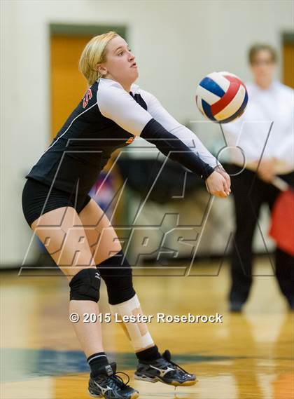 Thumbnail 3 in La Vernia vs. Columbus photogallery.