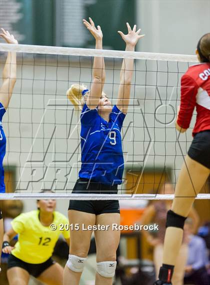 Thumbnail 3 in La Vernia vs. Columbus photogallery.
