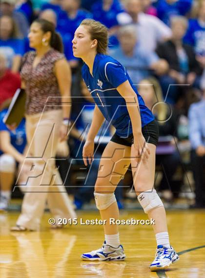 Thumbnail 2 in La Vernia vs. Columbus photogallery.