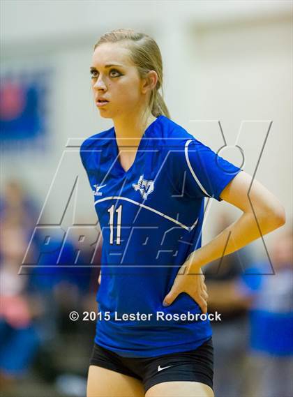 Thumbnail 2 in La Vernia vs. Columbus photogallery.