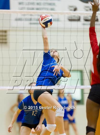 Thumbnail 2 in La Vernia vs. Columbus photogallery.